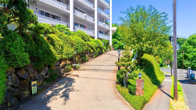 2565 Dexter Ave N Unit 103, Seattle, WA 98109 - surrounding community with a gate