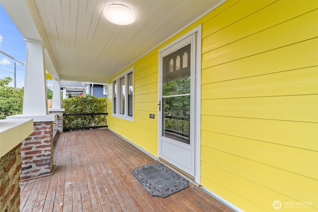 1816 S Adams St, Tacoma, WA 98405 - view of wooden porch