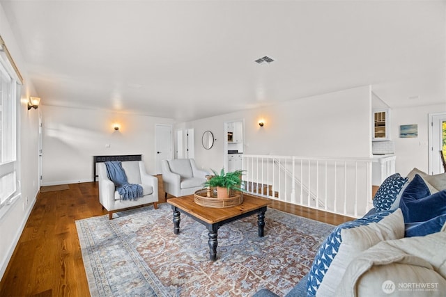 1424 E 36th Ln, Bellingham, WA 98226 - living room featuring wood finished floors and baseboards