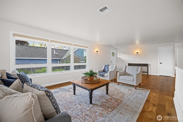 1424 E 36th Ln, Bellingham, WA 98226 - living area featuring wood finished floors and baseboards