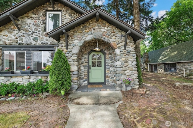8038 S Ainsworth Ave, Tacoma, WA 98408 - entrance to property featuring stone siding