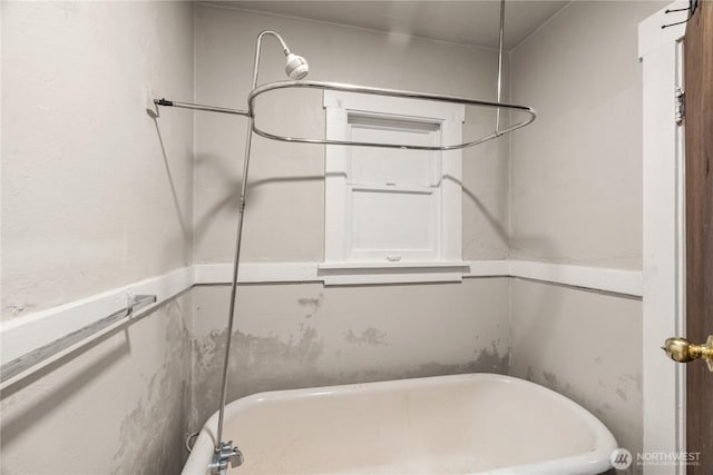 301 W 3rd St, Aberdeen, WA 98520 - full bathroom with a soaking tub