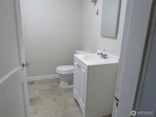 301 W 3rd St, Aberdeen, WA 98520 - bathroom with vanity and toilet