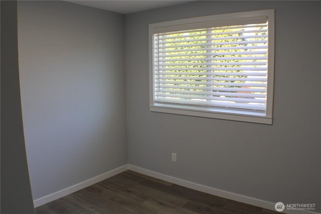 1514 51st Pl SW, Everett, WA 98203 - unfurnished room featuring baseboards and dark wood finished floors