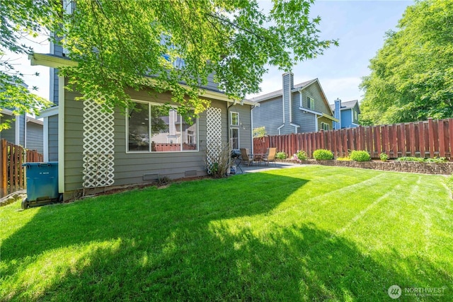 16955 Lookout Mountain Rd SE, Monroe, WA 98272 - fenced backyard featuring a patio area