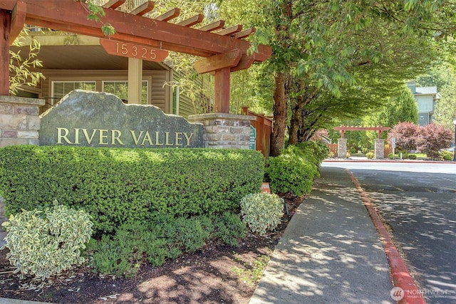 15325 SE 155th Pl Unit Q2, Renton, WA 98058 - view of community sign