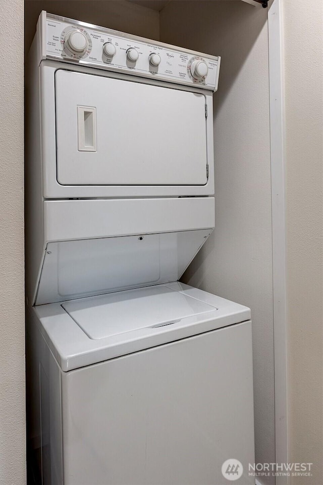 15325 SE 155th Pl Unit Q2, Renton, WA 98058 - laundry area with stacked washer and clothes dryer