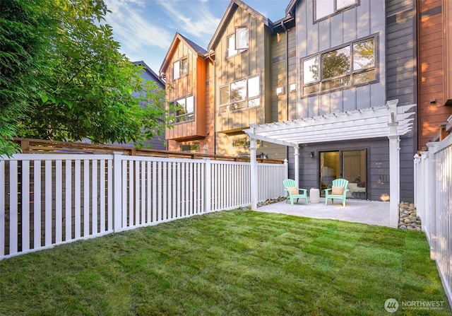 5955 Delridge Way SW, Seattle, WA 98106 - view of yard with a patio area and a pergola