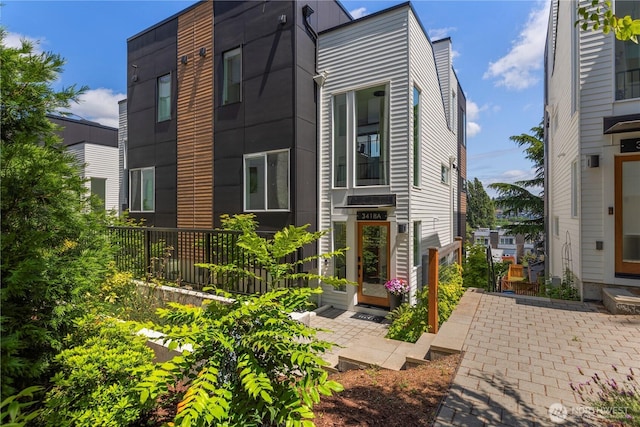 3418 23rd Ave W, Seattle, WA 98199 - view of front of house