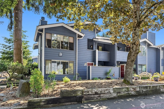 8408 18th Ave W Unit 10-101, Everett, WA 98204 - view of front of home featuring a chimney