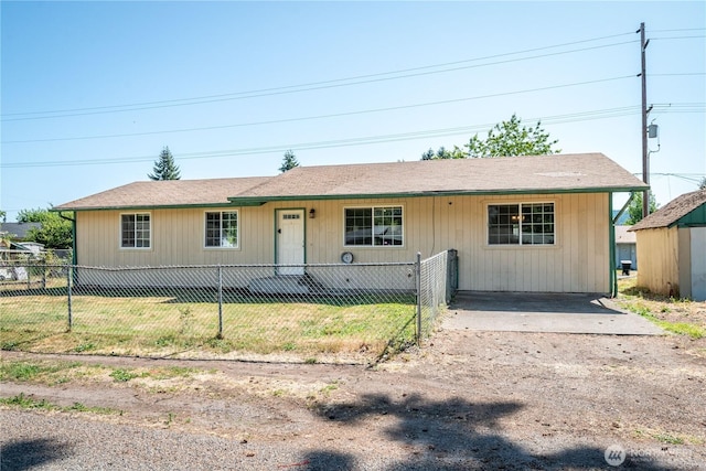 642 SW 5th Ave, Castle Rock, WA 98611 - view of front of property featuring a fenced front yard