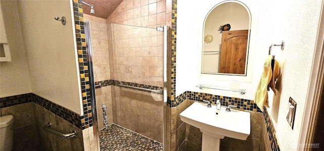 20354 Adrian Rd NE, Soap Lake, WA 98851 - full bathroom featuring a stall shower and tile walls
