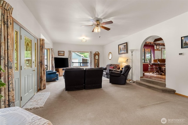 15526 SE 344th St, Auburn, WA 98092 - carpeted living room featuring arched walkways and ceiling fan