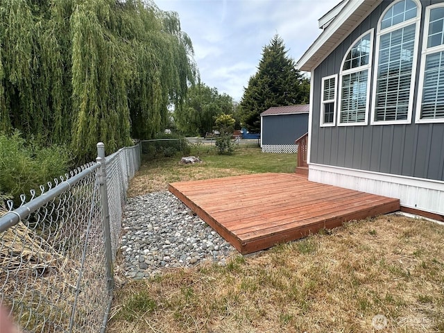 20 Golden Sands Pl, Sequim, WA 98382 - fenced backyard featuring a deck