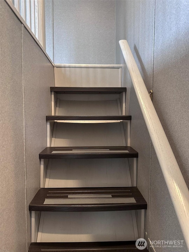 20 Golden Sands Pl, Sequim, WA 98382 - view of staircase