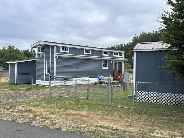 20 Golden Sands Pl, Sequim, WA 98382 - rear view of house with a gate