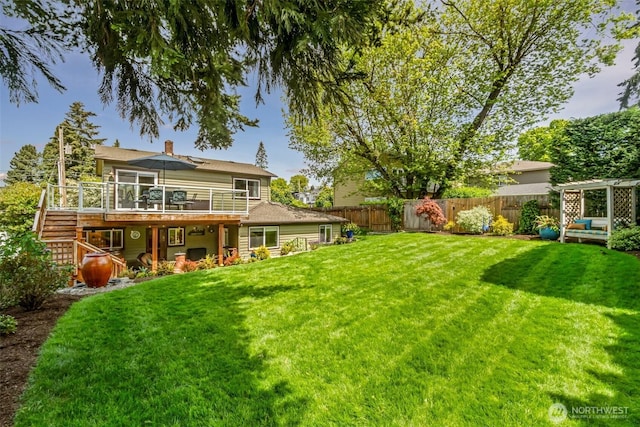 10218 NE 65th St, Kirkland, WA 98033 - fenced yard with a deck and stairway