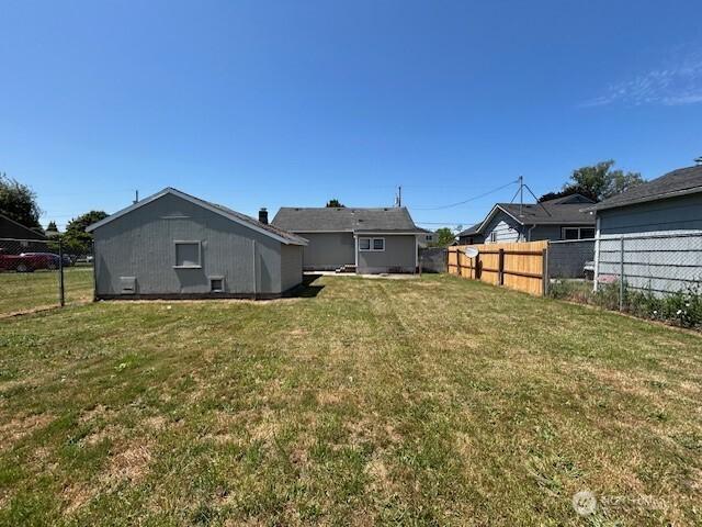 1004 8th, Longview, WA 98632 - back of house