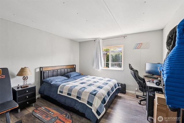 725 37th St SE Unit 36, Auburn, WA 98002 - bedroom featuring wood finished floors and a desk