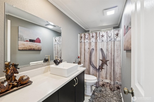 725 37th St SE Unit 36, Auburn, WA 98002 - bathroom with ornamental molding and vanity