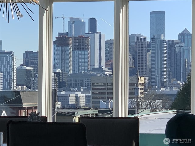 2010 Waverly Pl N, Seattle, WA 98109 - skyline view