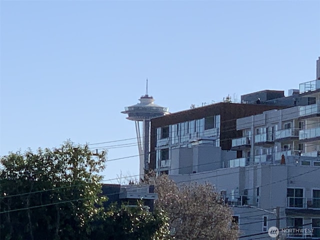 2010 Waverly Pl N, Seattle, WA 98109 - city view