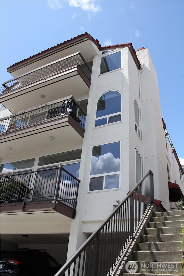 2010 Waverly Pl N, Seattle, WA 98109 - view of building exterior with stairs