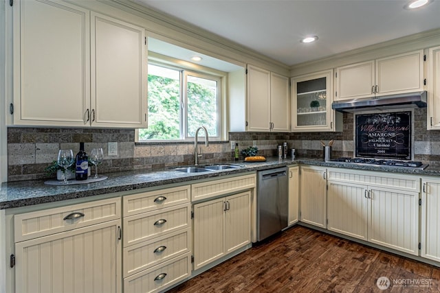 6301 Agnes Rd NE, Tacoma, WA 98422 - kitchen with stainless steel appliances, under cabinet range hood, backsplash, dark wood-type flooring, and recessed lighting