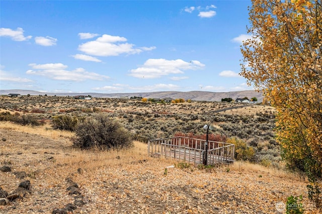 550 Red Tail Rd, Yakima, WA 98908 - view of yard with a mountain view