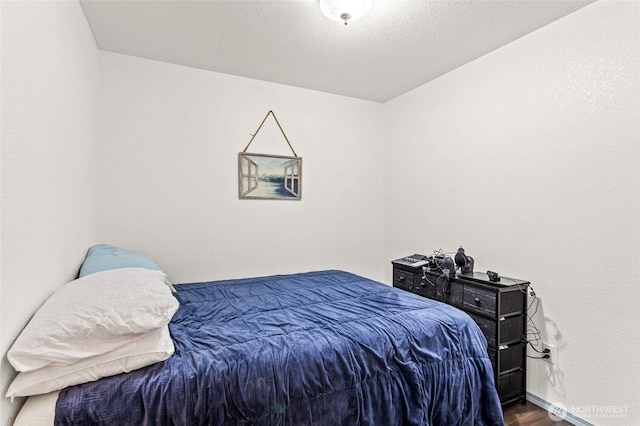 550 Red Tail Rd, Yakima, WA 98908 - bedroom featuring wood finished floors and baseboards