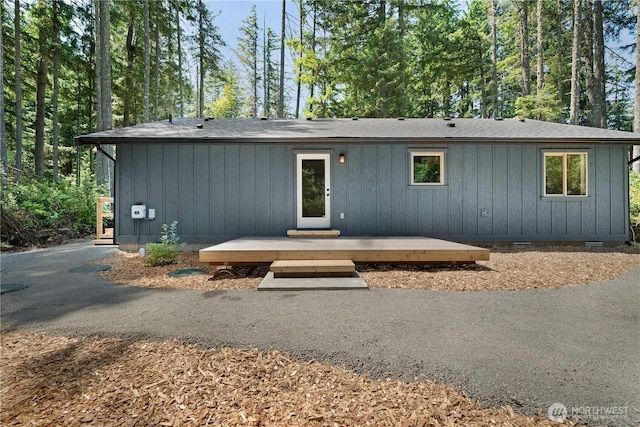 10405 Tahoma Dr, Anderson Island, WA 98303 - view of front facade with a deck