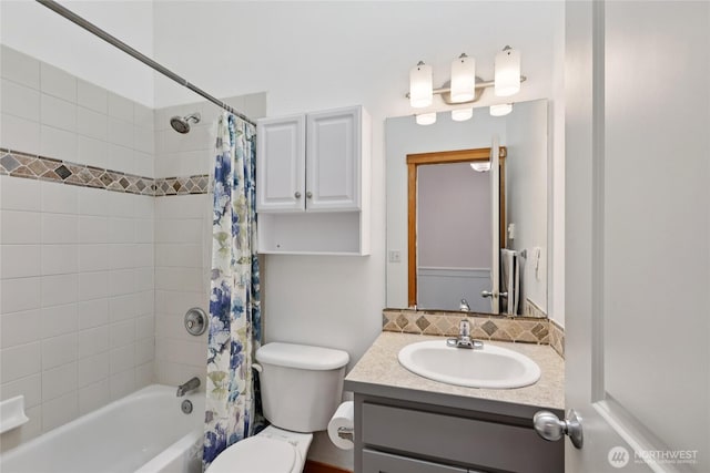 8450 25th Ave SW Unit B, Seattle, WA 98106 - bathroom featuring vanity and shower / bath combination with curtain
