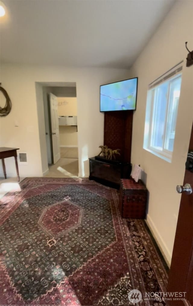 41504 Mountain View Pl E, Gold Bar, WA 98251 - living area with lofted ceiling