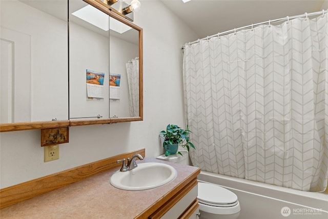 19627 Rd A NE, Soap Lake, WA 98851 - bathroom featuring vanity, shower / bath combo with shower curtain, and a skylight