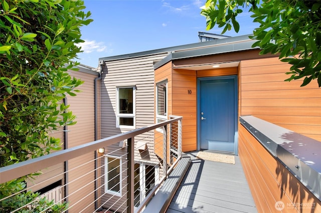 101 NW 58th St Unit 10, Seattle, WA 98107 - entrance to property with a balcony