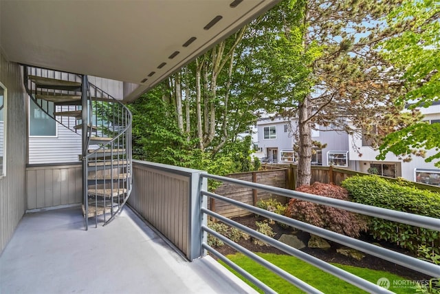 10135 NE 64th St Unit A, Kirkland, WA 98033 - balcony featuring stairway