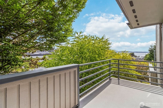 10135 NE 64th St Unit A, Kirkland, WA 98033 - balcony with a water view