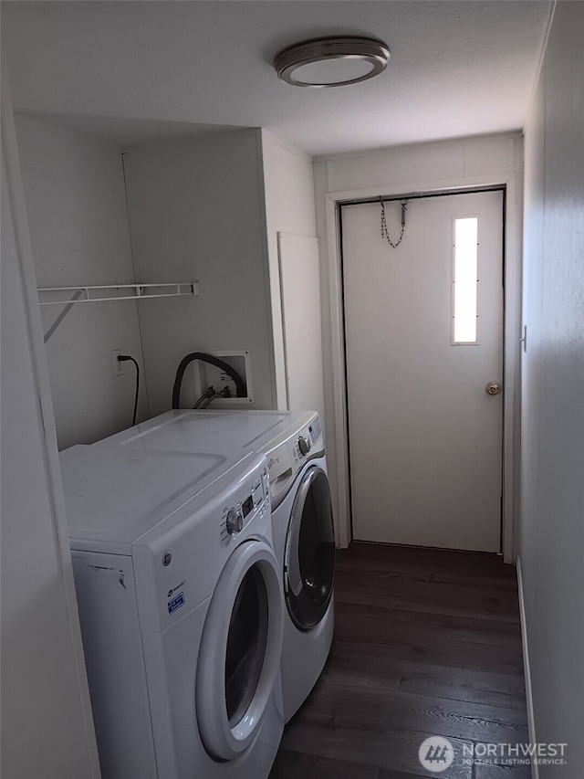 900 N Grape Dr Unit 36, Moses Lake, WA 98337 - laundry room with washer and clothes dryer and dark wood-type flooring