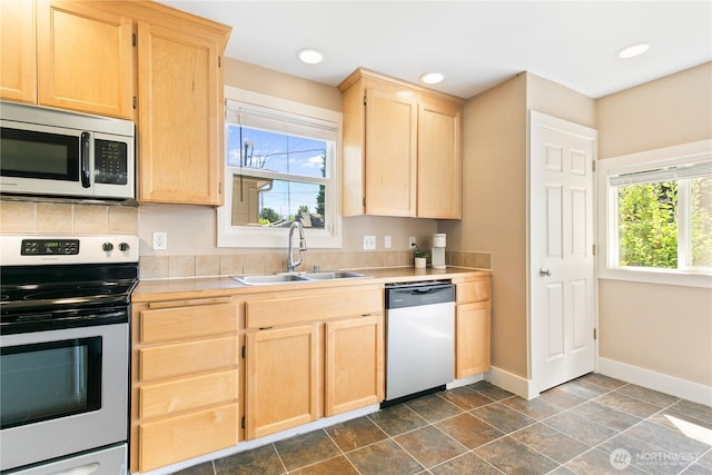 930 S Sheridan Ave, Tacoma, WA 98405 - photo 10