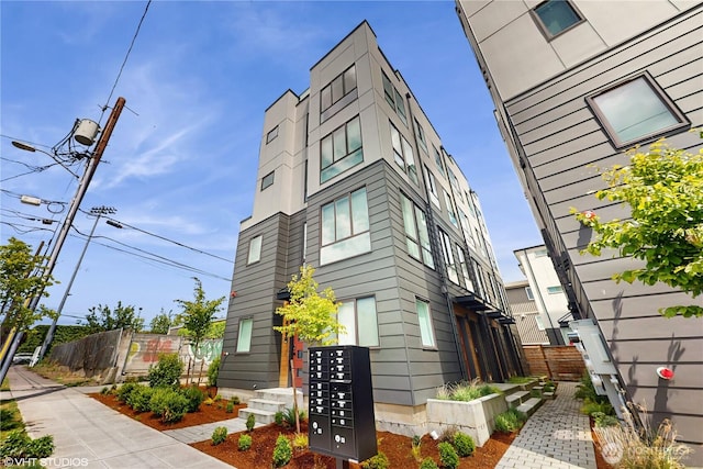 1300 E Remington Ct Unit A, Seattle, WA 98122 - view of building exterior