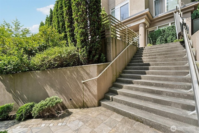 2551 Thorndyke Ave W Unit 203, Seattle, WA 98199 - view of stairway