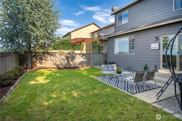 2211 56th St SE, Auburn, WA 98092 - fenced backyard featuring a patio area