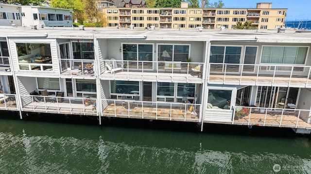 414 Lakeside Ave S Unit 13, Seattle, WA 98144 - back of property featuring a water view