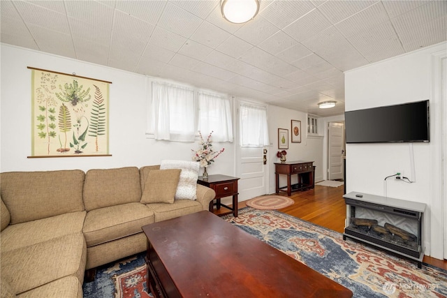902 Washington St, Wenatchee, WA 98801 - living room with wood finished floors