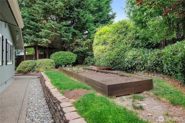 4121 54th Street Ct NW, Gig Harbor, WA 98335 - view of yard featuring a garden