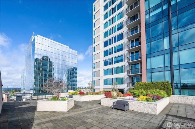 177 107th Ave NE Unit 1012, Bellevue, WA 98004 - view of property with a city view
