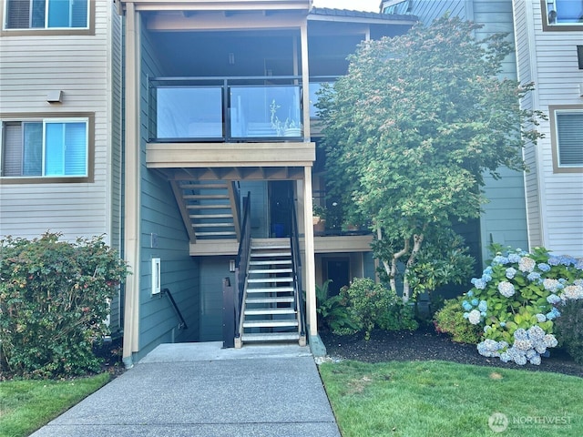 3008 N Narrows Dr Unit B102, Tacoma, WA 98407 - view of building exterior with stairs