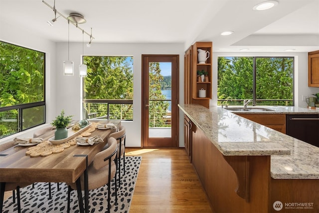5665 E Mercer Way, Mercer Island, WA 98040 - dining area featuring light wood finished floors and recessed lighting