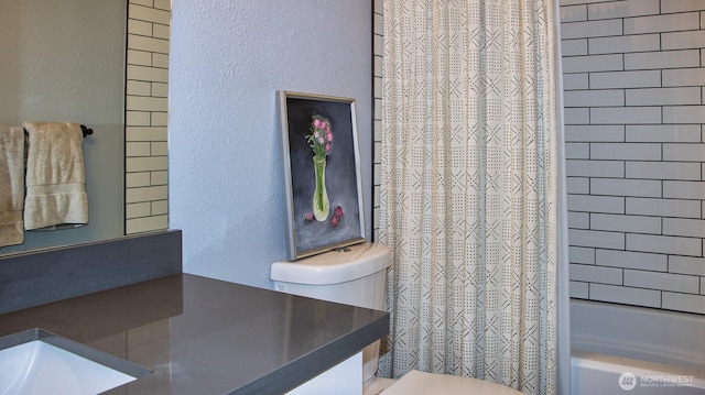 220 Colman Dr, Port Townsend, WA 98368 - full bath featuring shower / bath combo and a textured wall