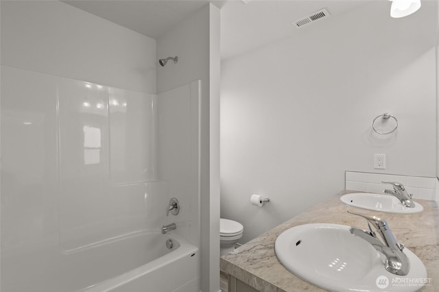 928 N Washington Ct, Moses Lake, WA 98837 - bathroom featuring bathtub / shower combination and double vanity